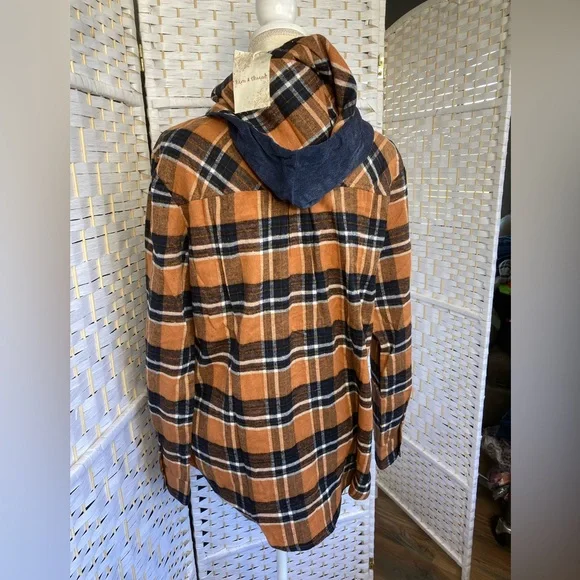 NWT Hem & Thread Starting Again Plaid Hooded Long Sleeve Flannel Top Navy/Camel - Picture 11 of 13